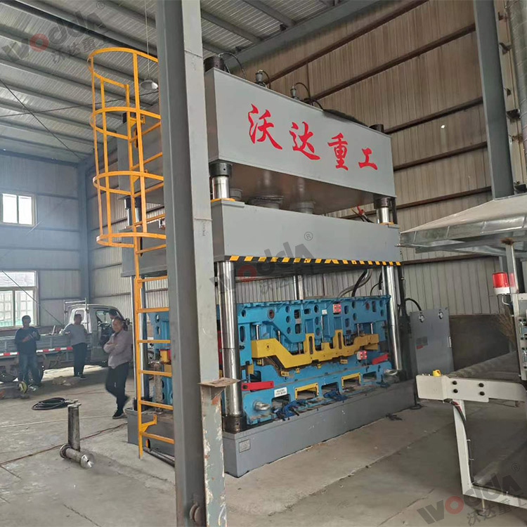 315噸汽車內(nèi)飾件液壓機（圖3）