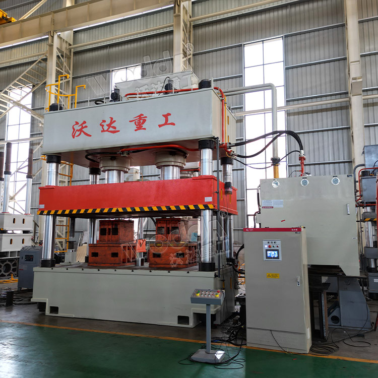 1000噸三梁四柱液壓機（玻璃鋼水箱液壓機）