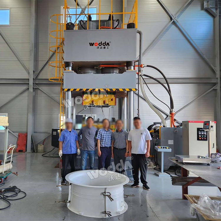 1000噸三梁四柱液壓機